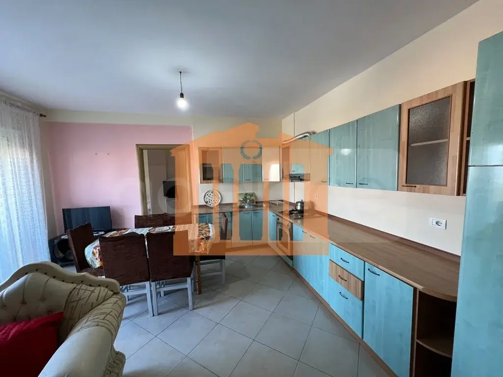 Apartament 1+3 dhoma 85 m² 5 kati