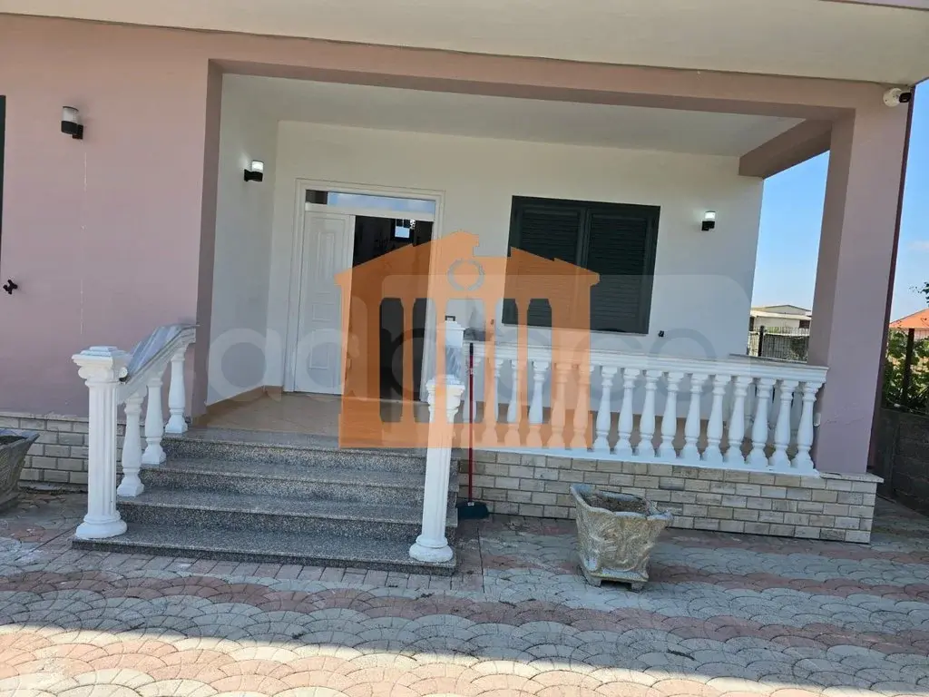 Vilë 200 m²