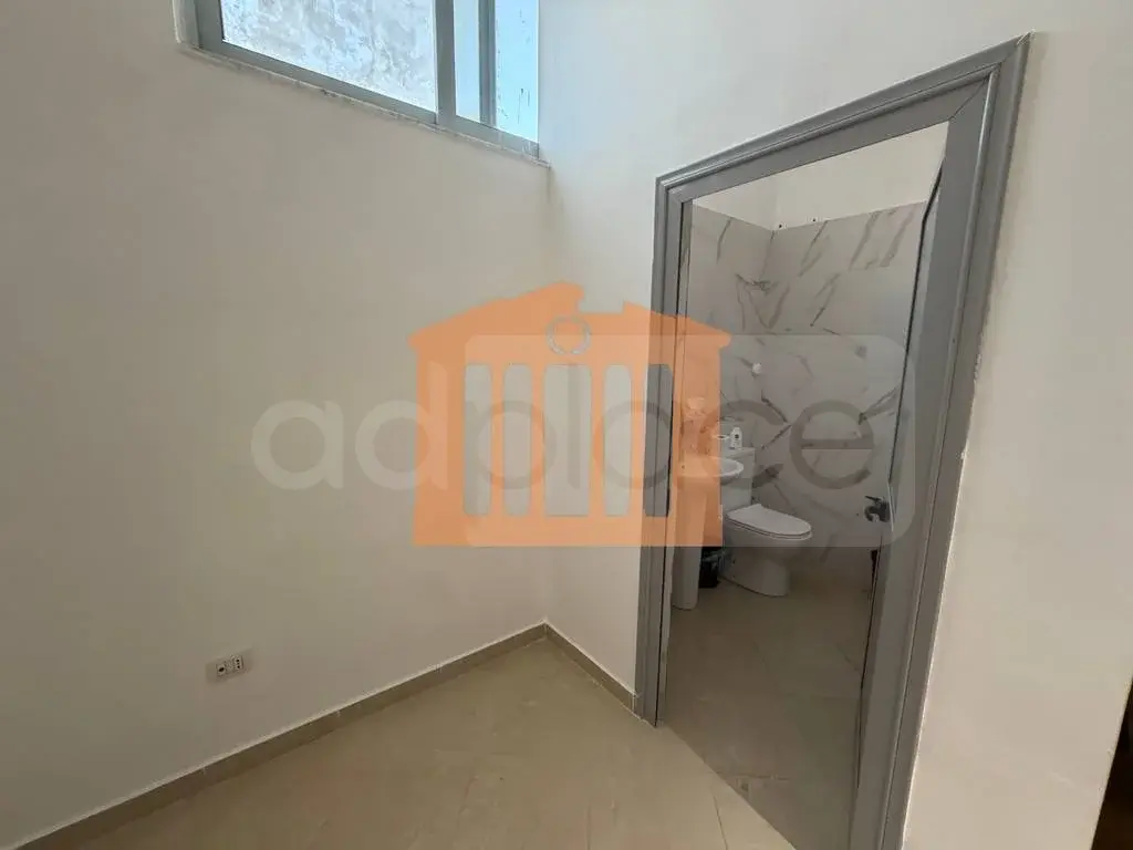 Pasuri të patundshme komerciale 40 m² 2 kati