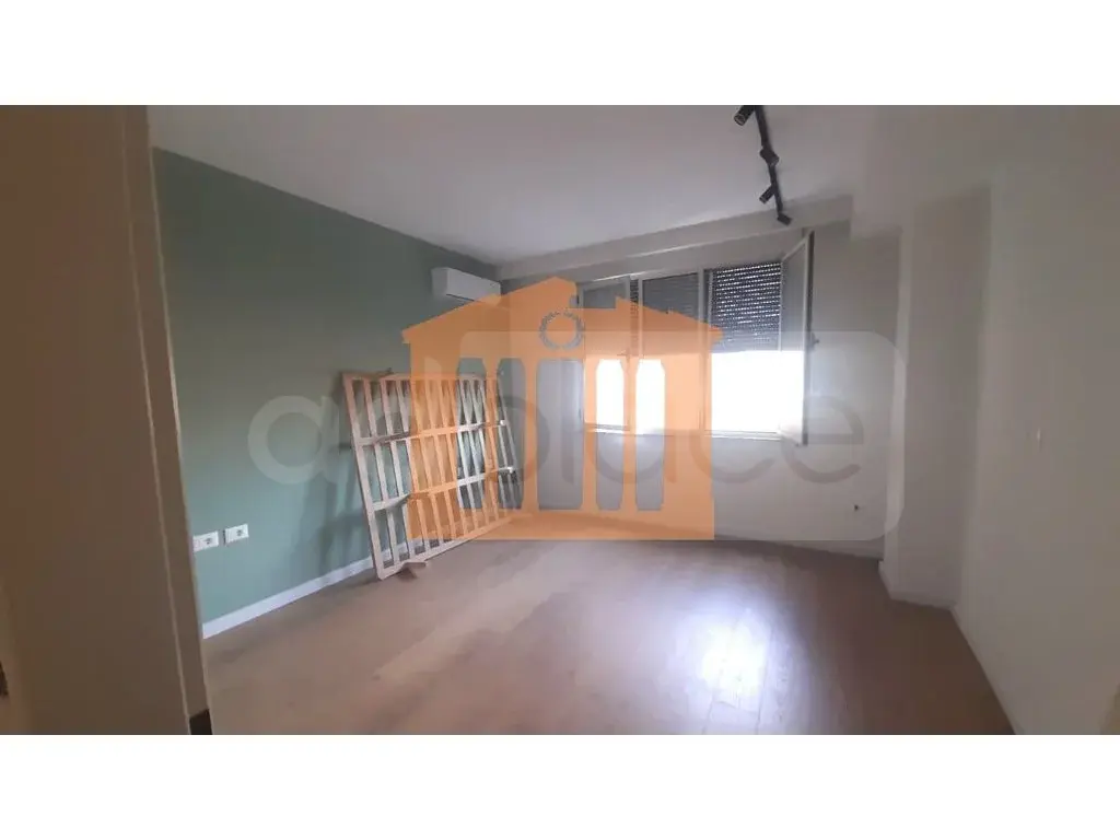 Pasuri të patundshme komerciale 92 m² 2 kati