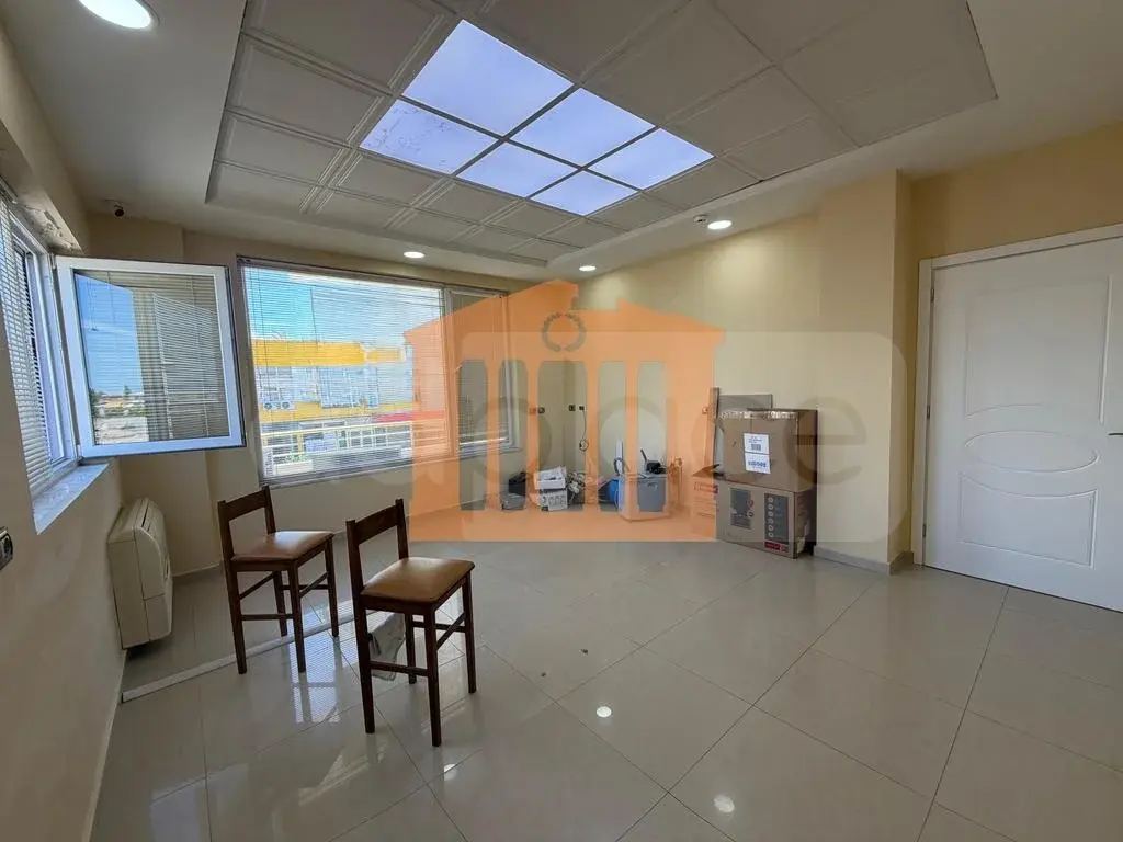 Pasuri të patundshme komerciale 150 m² 2 kati
