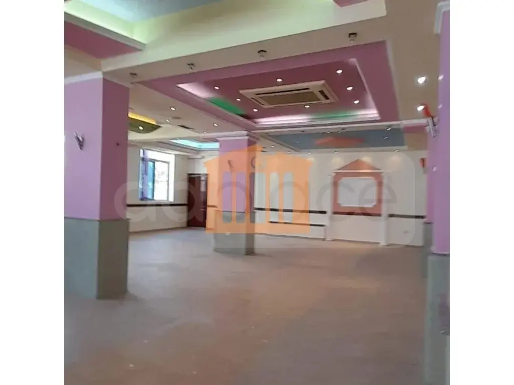 Vilë 400 m² 2 kati