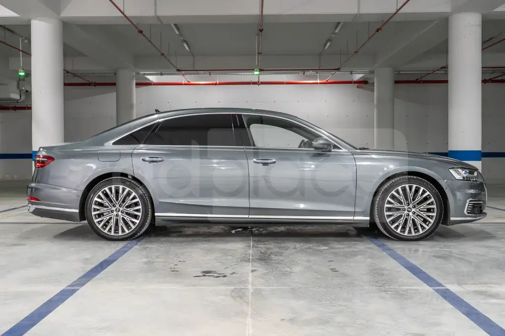 Audi A8 D5 2021