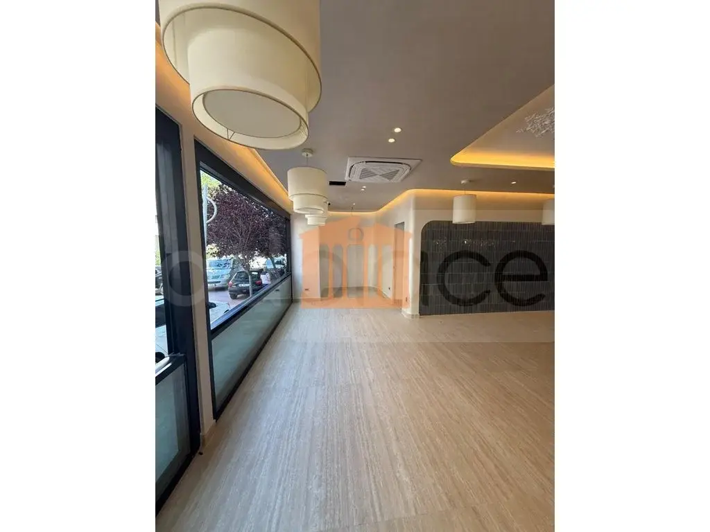 Pasuri të patundshme komerciale 120 m² 1 kati