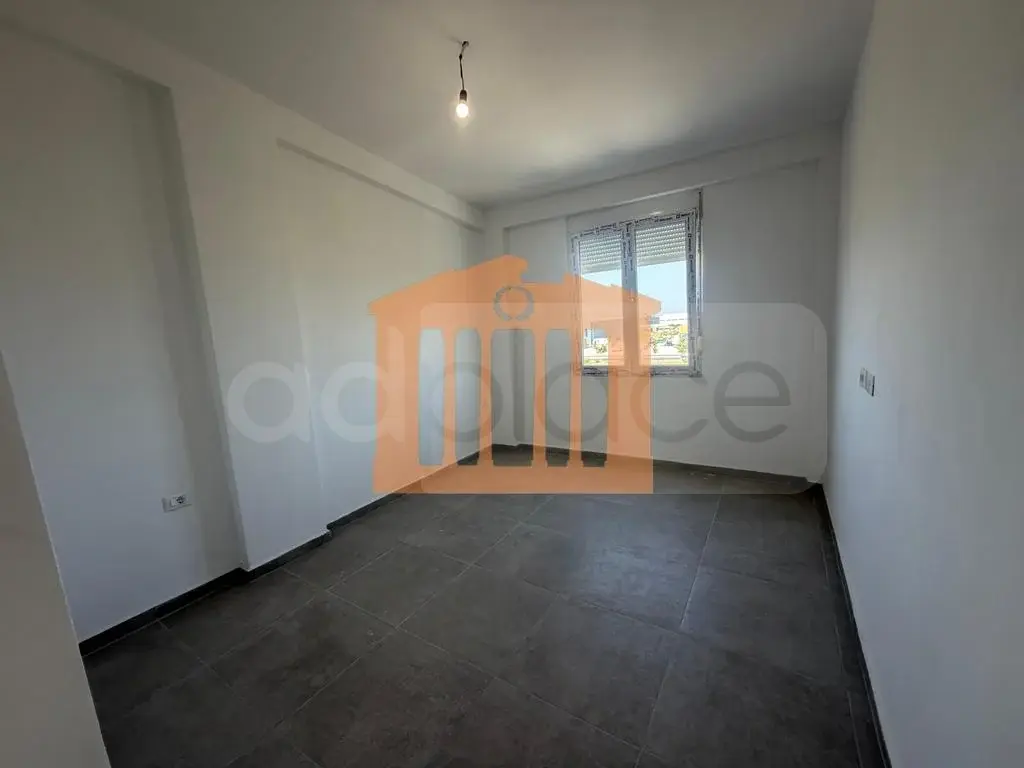 Apartament 1+2 dhoma 85 m² 4 kati