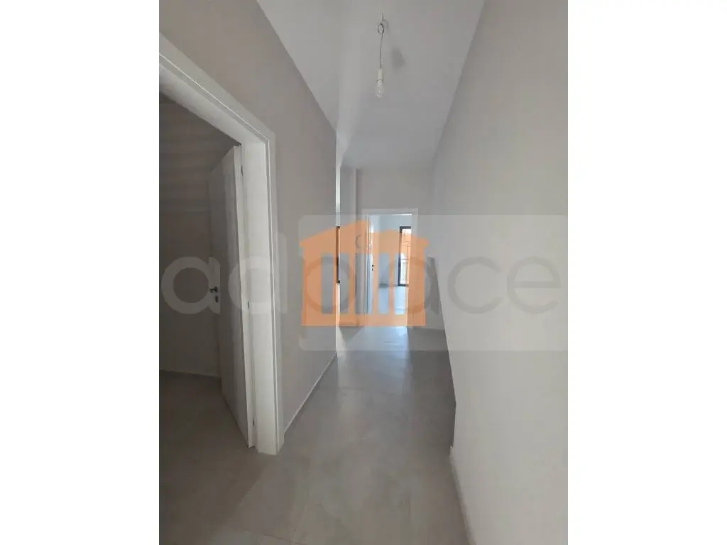Pasuri të patundshme komerciale 106 m² 1 kati