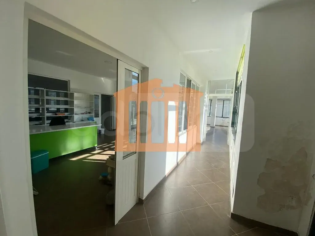 Pasuri të patundshme komerciale 130 m² 2 kati