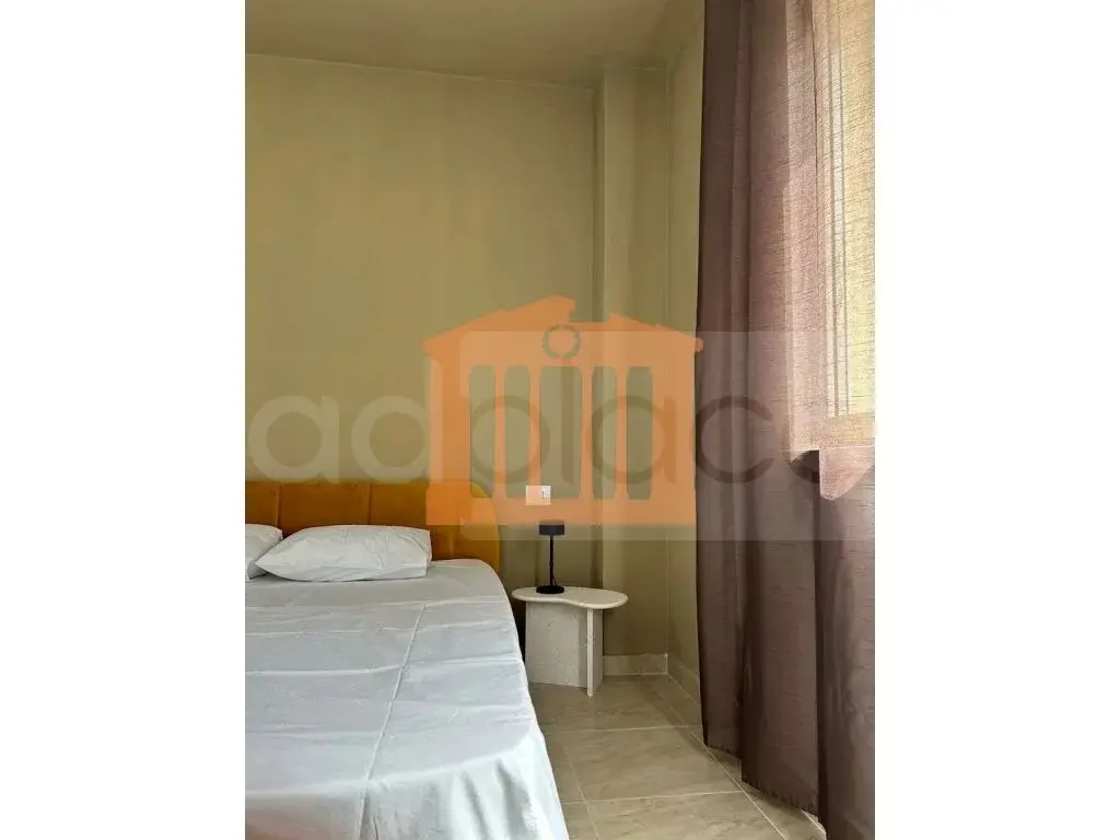 Apartament 1+3 dhoma 140 m² 6 kati