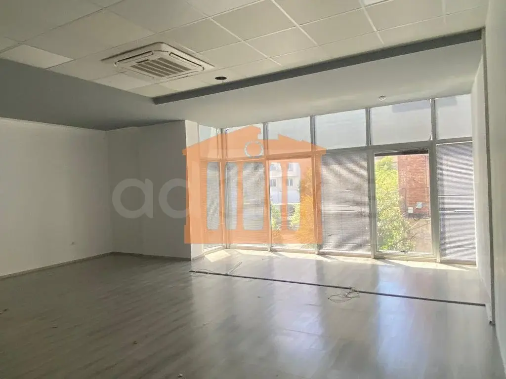 Pasuri të patundshme komerciale 200 m² 2 kati
