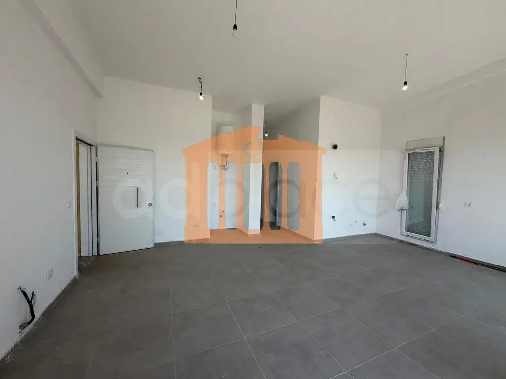 Apartament 1+2 dhoma 85 m² 4 kati