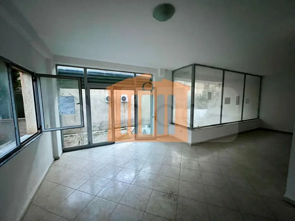 Pasuri të palujtshme komerciale 103 m² 1 kati