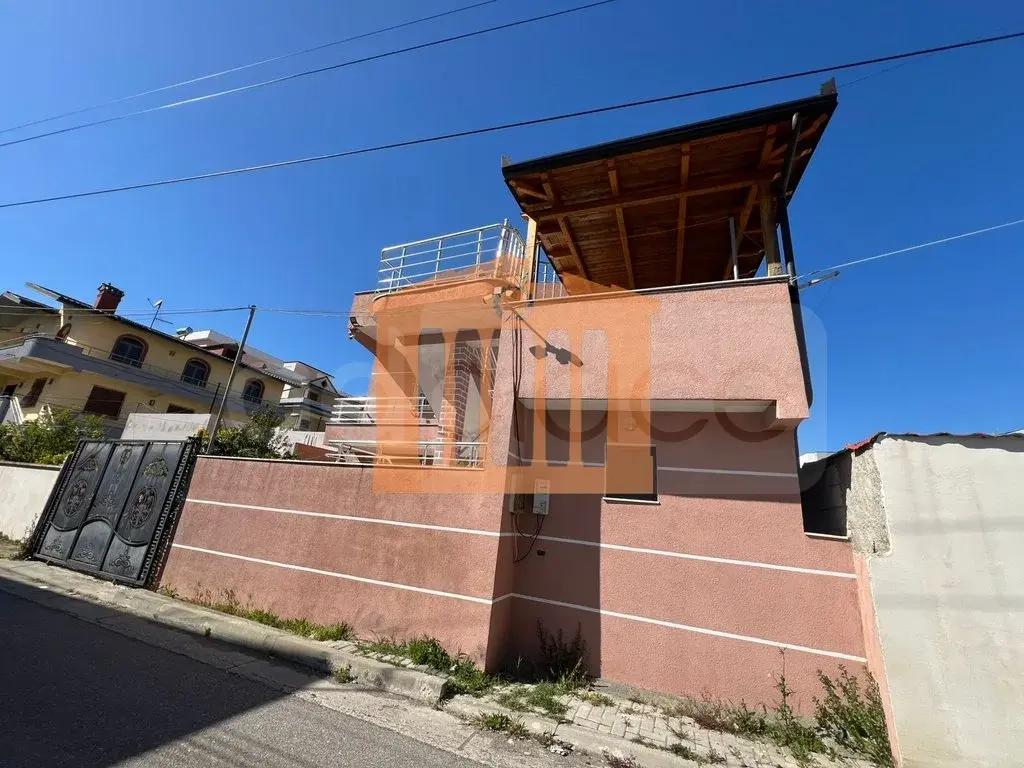 Vilë 280 m² 1, 2 kati