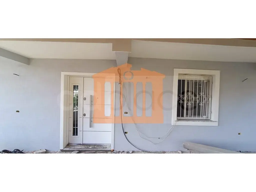 Vilë 180 m² 1, 2 kati