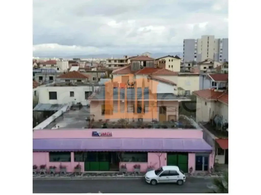 Vilë 400 m² 2 kati