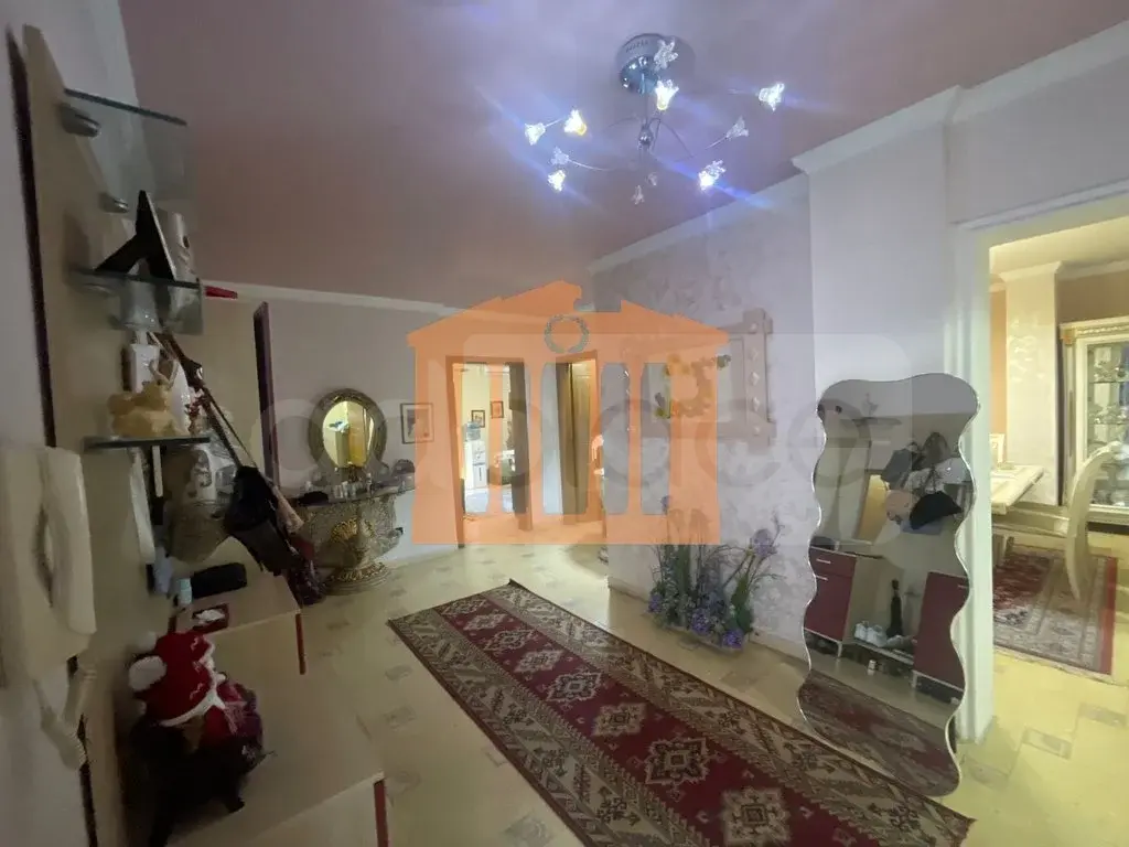 Apartament 1+3 dhoma 180 m² 5 kati