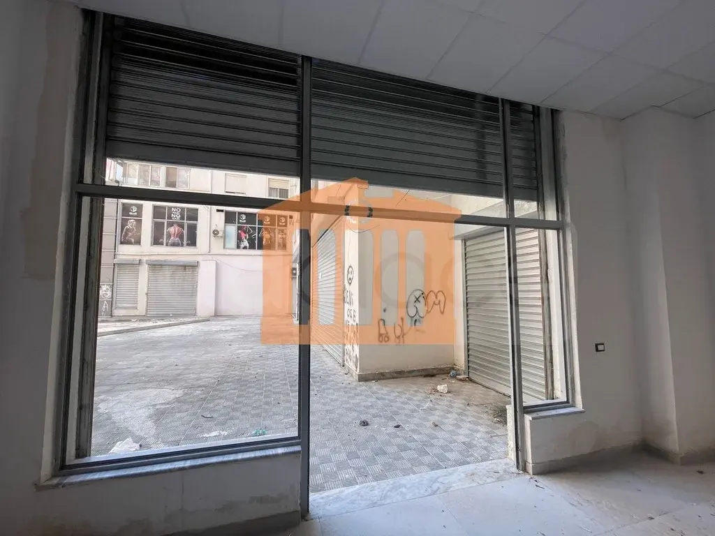 Коммерческая недвижимость 32 м²