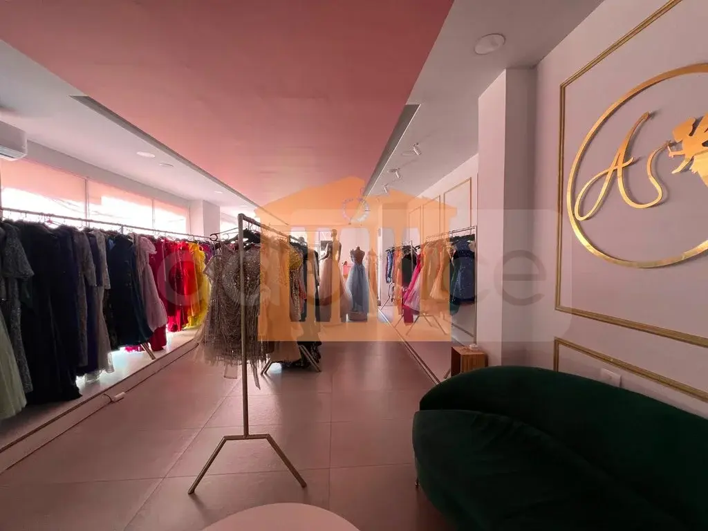 Pasuri të patundshme komerciale 200 m² 1 kati