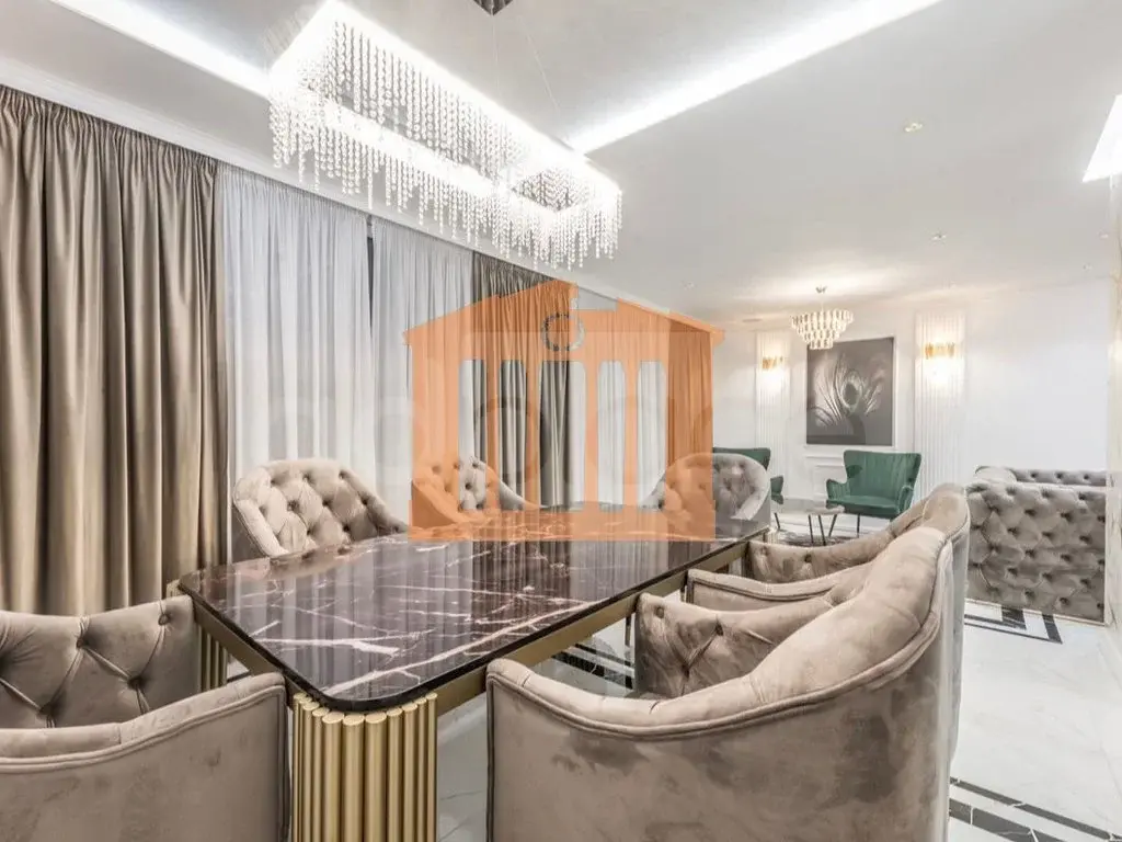 Apartament 1+3 dhoma 210 m² 7 kati