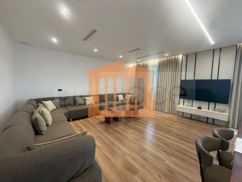 Apartament 1+1 dhoma 170 m² 3 kati