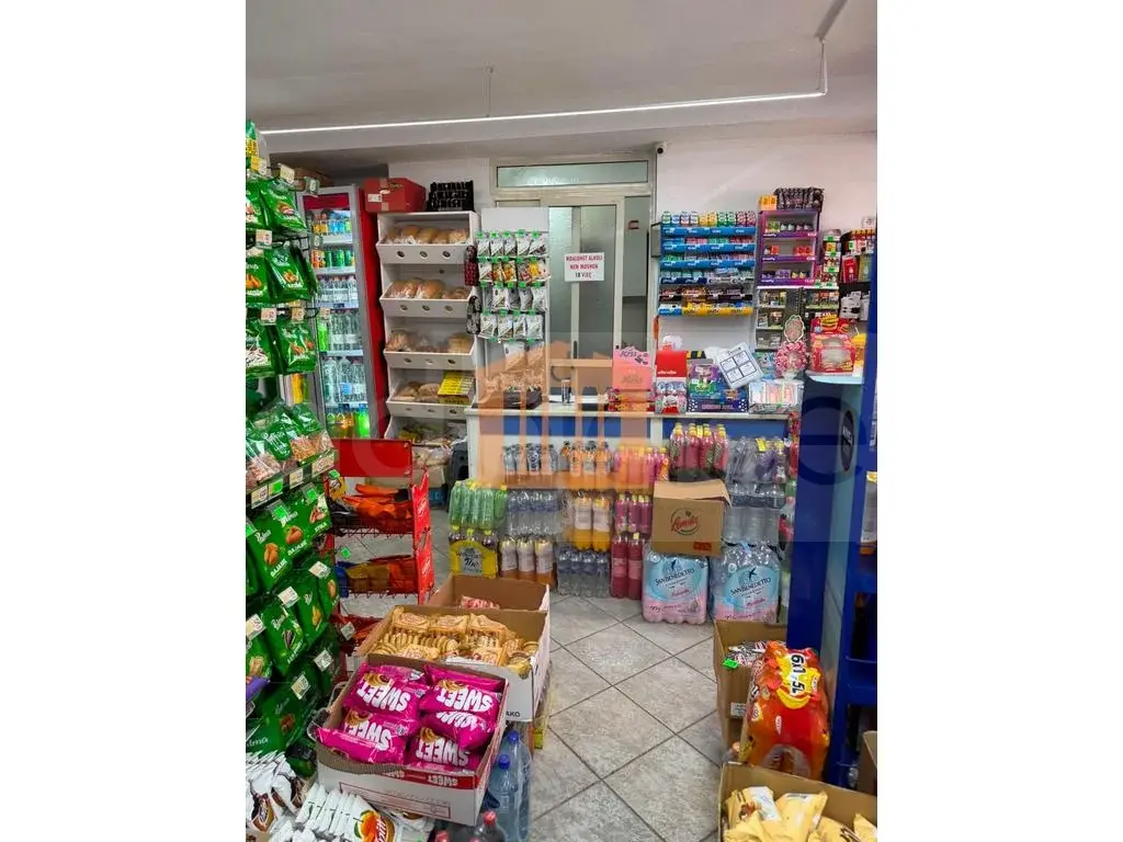 Pasuri të patundshme komerciale 92 m² 1 kati