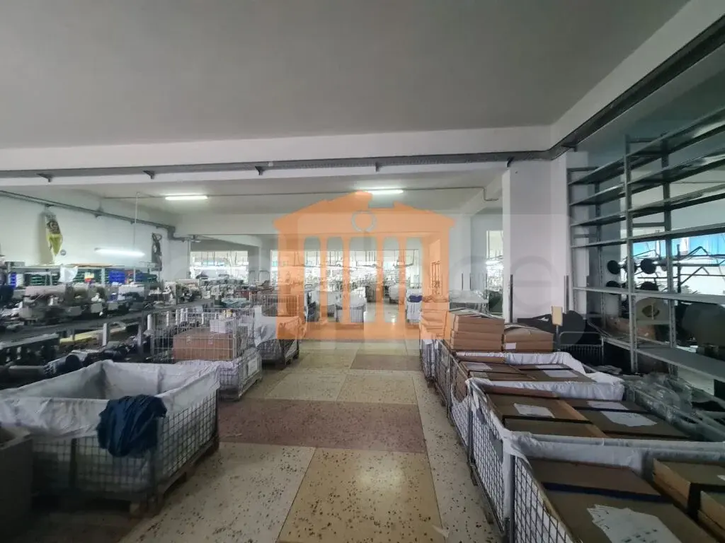 Pasuri të patundshme komerciale 2500 m² 2 kati