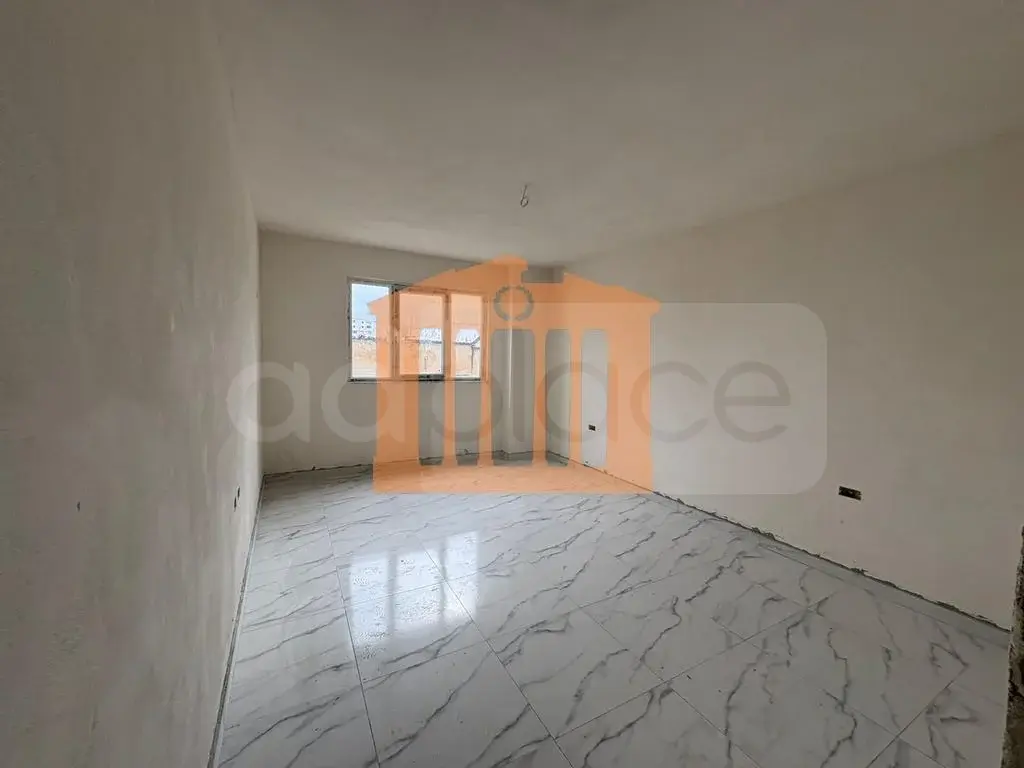 Apartament 1+3 dhoma 107 m² 1 kati