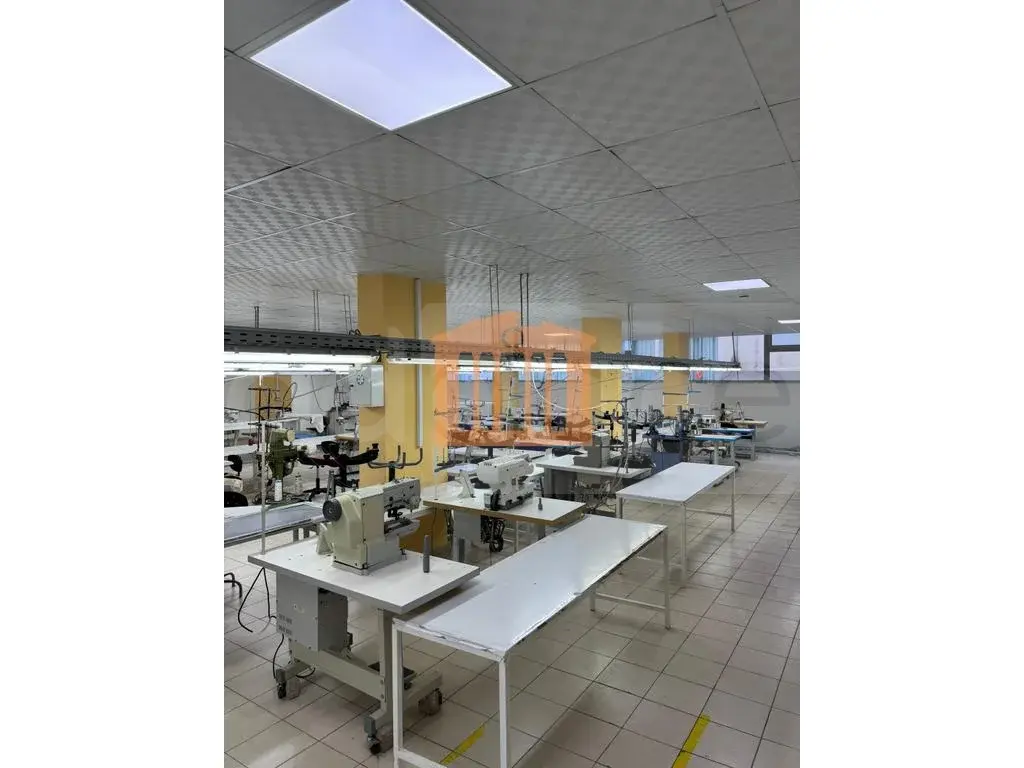 Pasuri të patundshme komerciale 1200 m² 2 kati