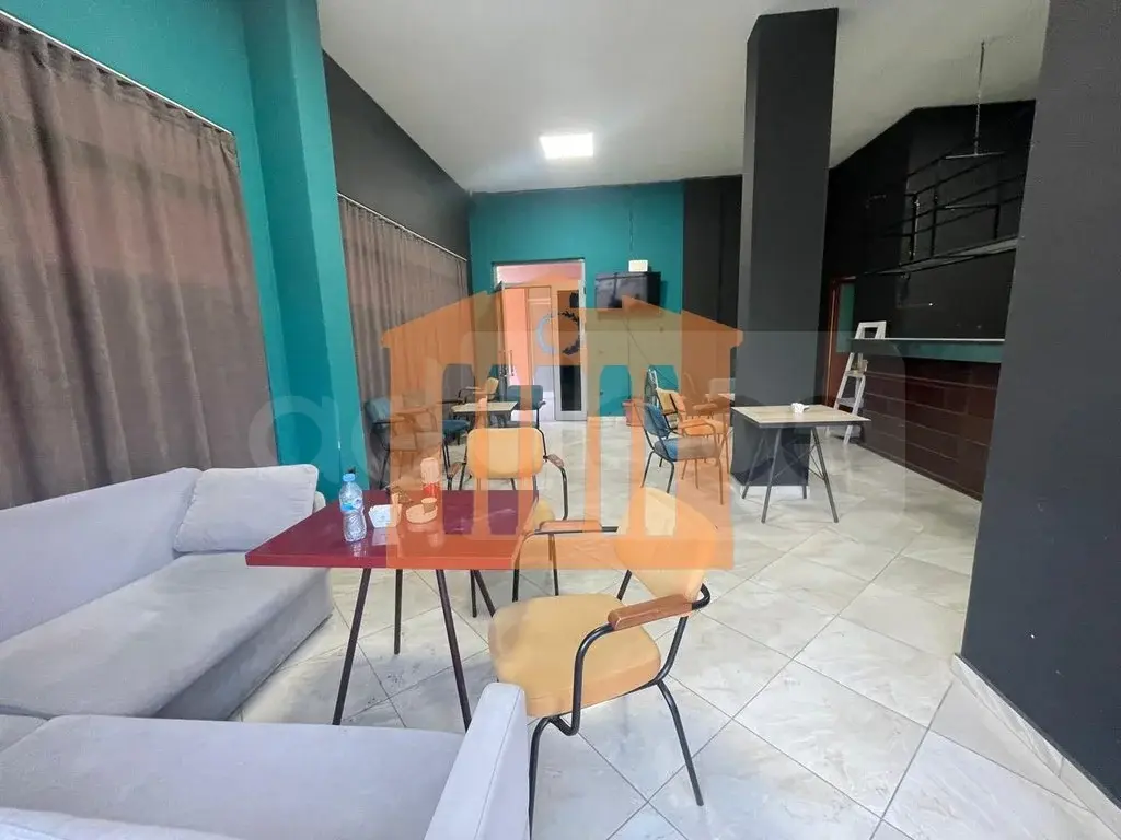 Pasuri të patundshme komerciale 80 m² 1 kati