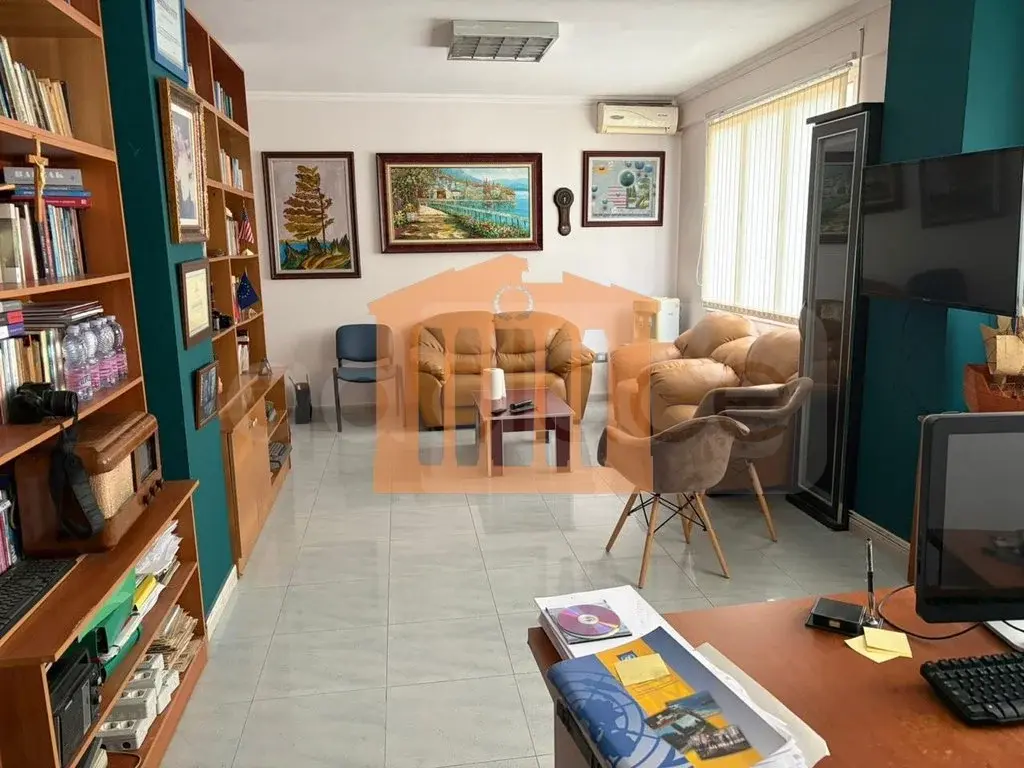 Pasuri të patundshme komerciale 36 m² 1 kati