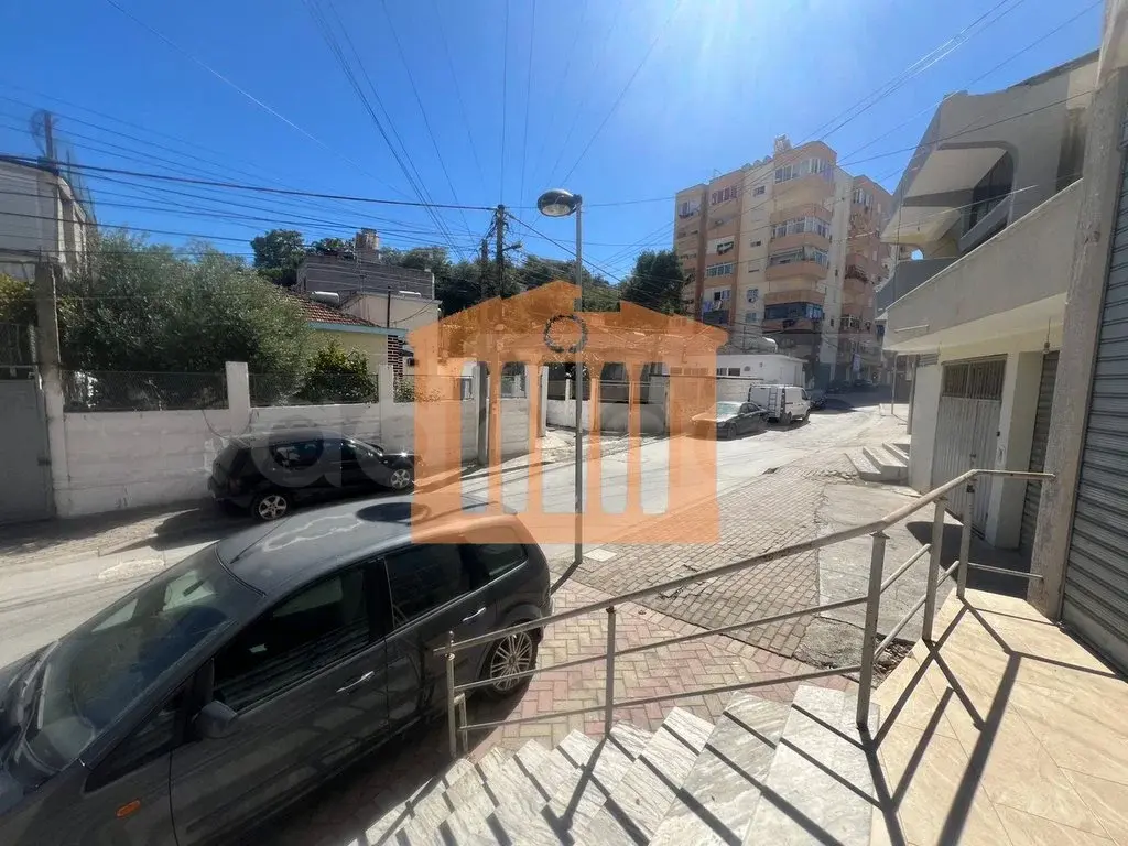 Pasuri të patundshme komerciale 96 m² 1 kati