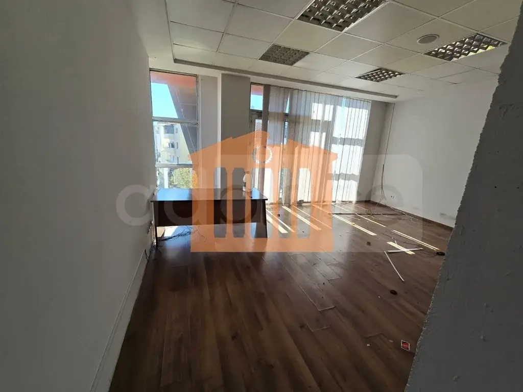 Pasuri të patundshme komerciale 173 m² 3 kati