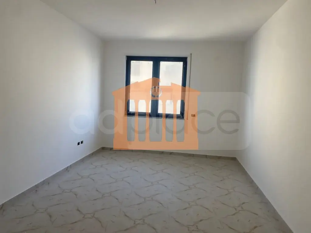 Apartament 1+2 dhoma 130 m² 5 kati