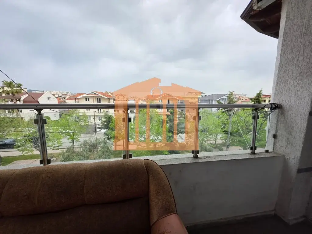 Apartament 1+4 dhoma 231 m²