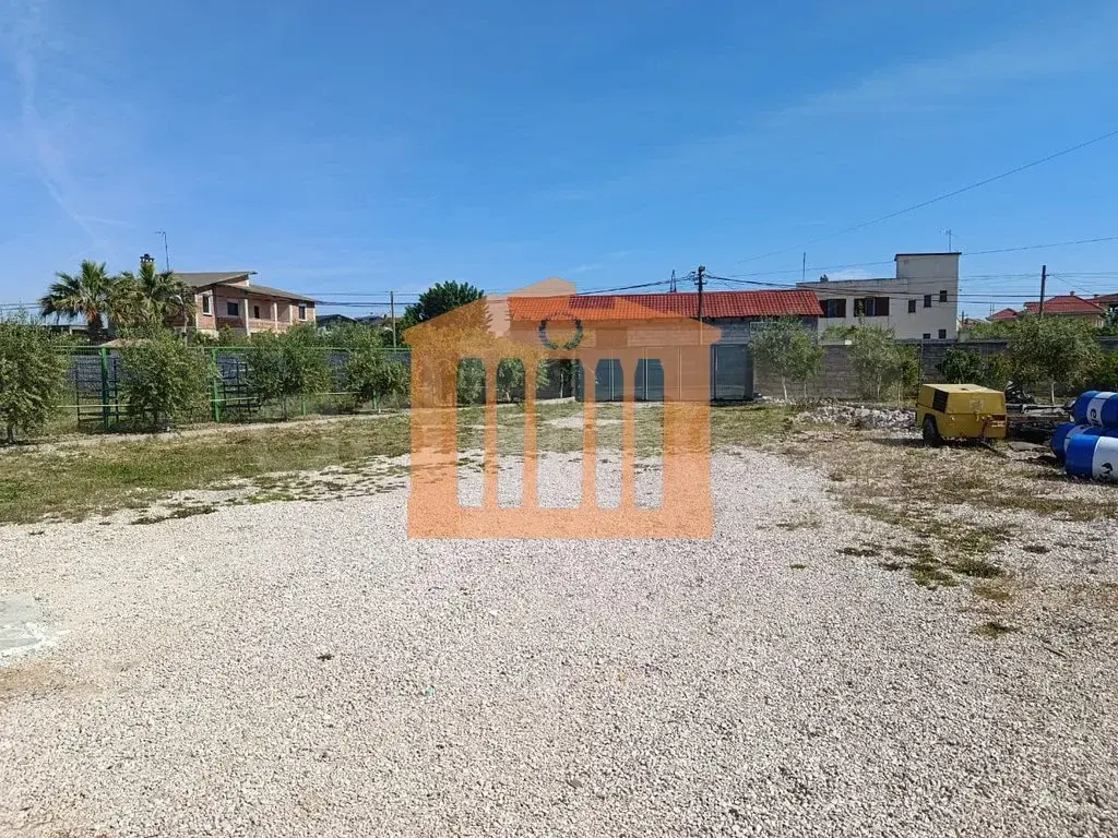 Pasuri të patundshme komerciale 700 m²