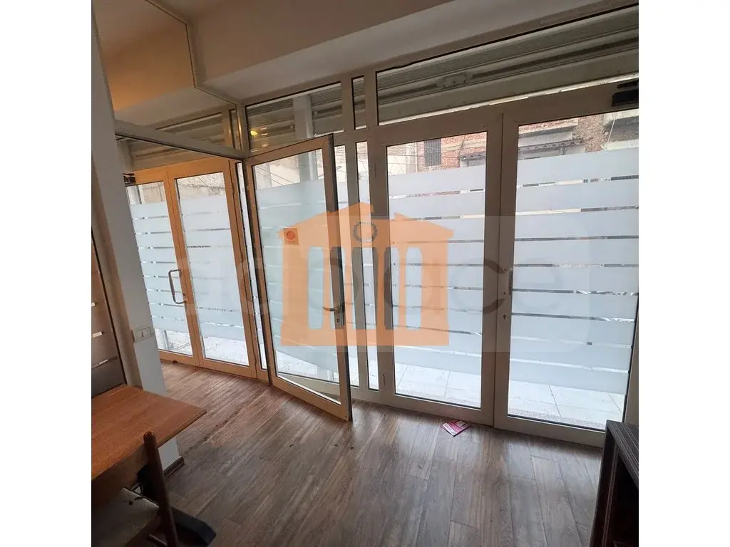 Pasuri të patundshme komerciale 60 m² 1 kati