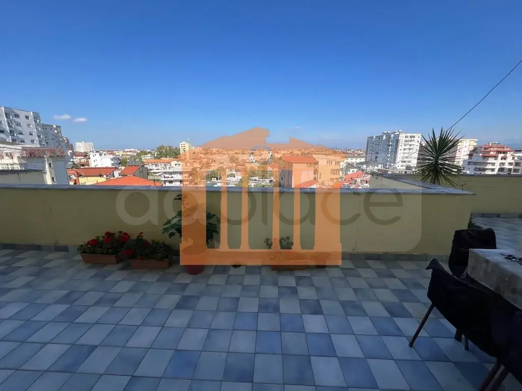Apartament 1+3 dhoma 85 m² 5 kati