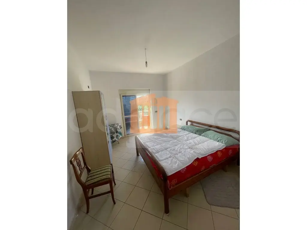 Pasuri të patundshme komerciale 300 m² 2 kati