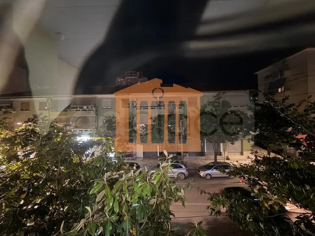 Pasuri të patundshme komerciale 87 m² 2 kati