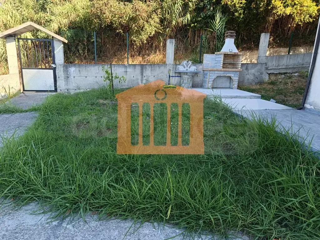 Vilë 450 m²