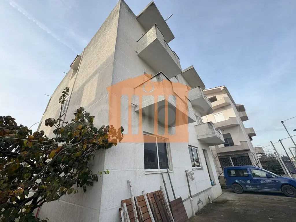 Vilë 500 m²