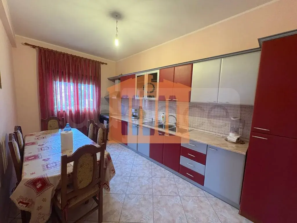 Apartament 1+3 dhoma 125 m² 2 kati