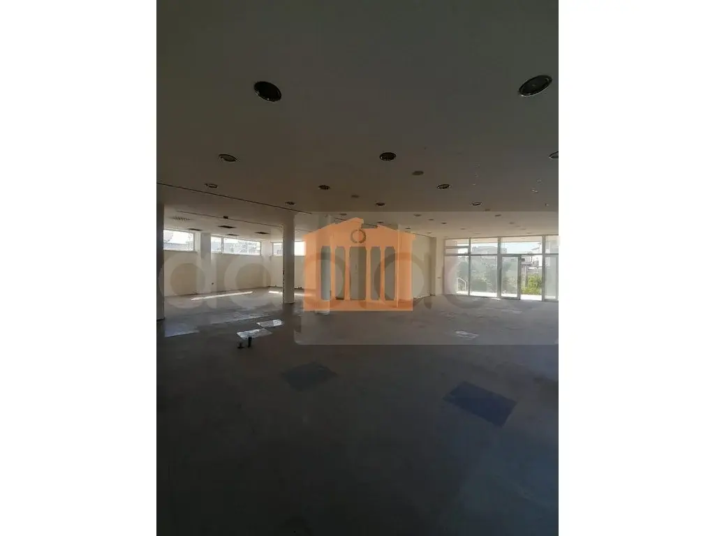 Pasuri të patundshme komerciale 777 m² 1 kati