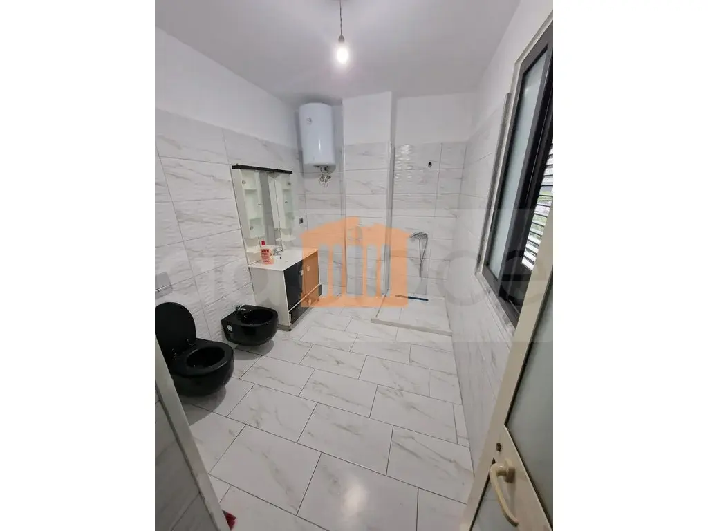 Apartament 1+2 dhoma 120 m² 2 kati