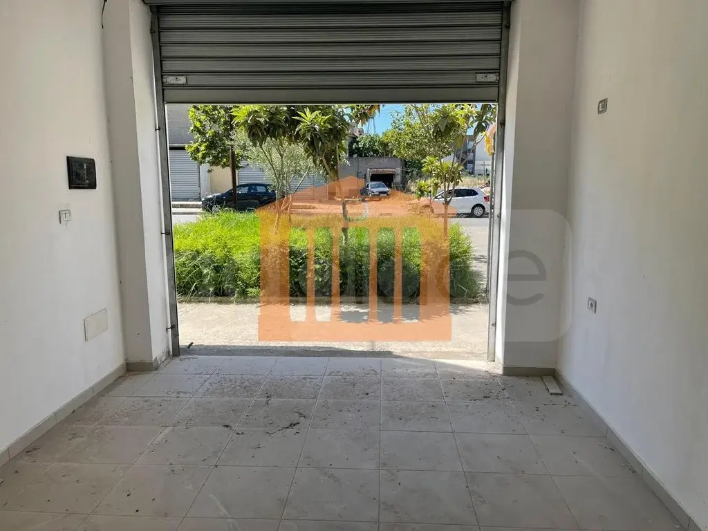 Pasuri të palujtshme komerciale 40 m² 1 kati