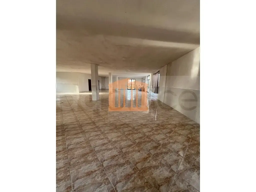 Pasuri të patundshme komerciale 400 m²