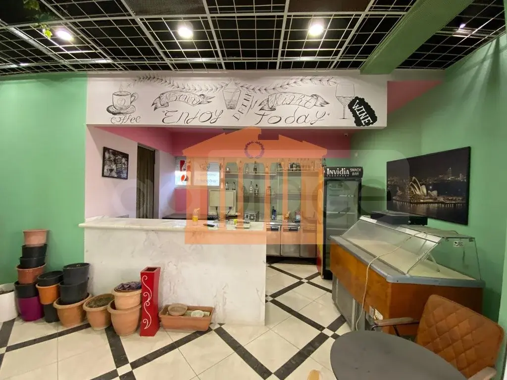 Pasuri të palujtshme komerciale 99 m² 2 kati