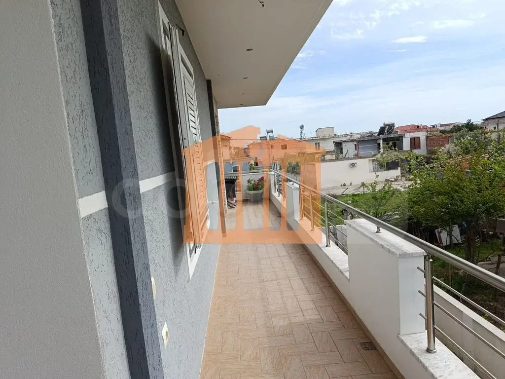 Vilë 236 m² 2 kati