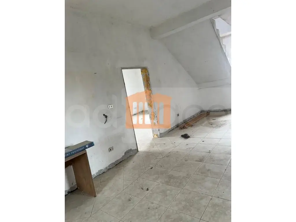 Vilë 450 m² 2 kati