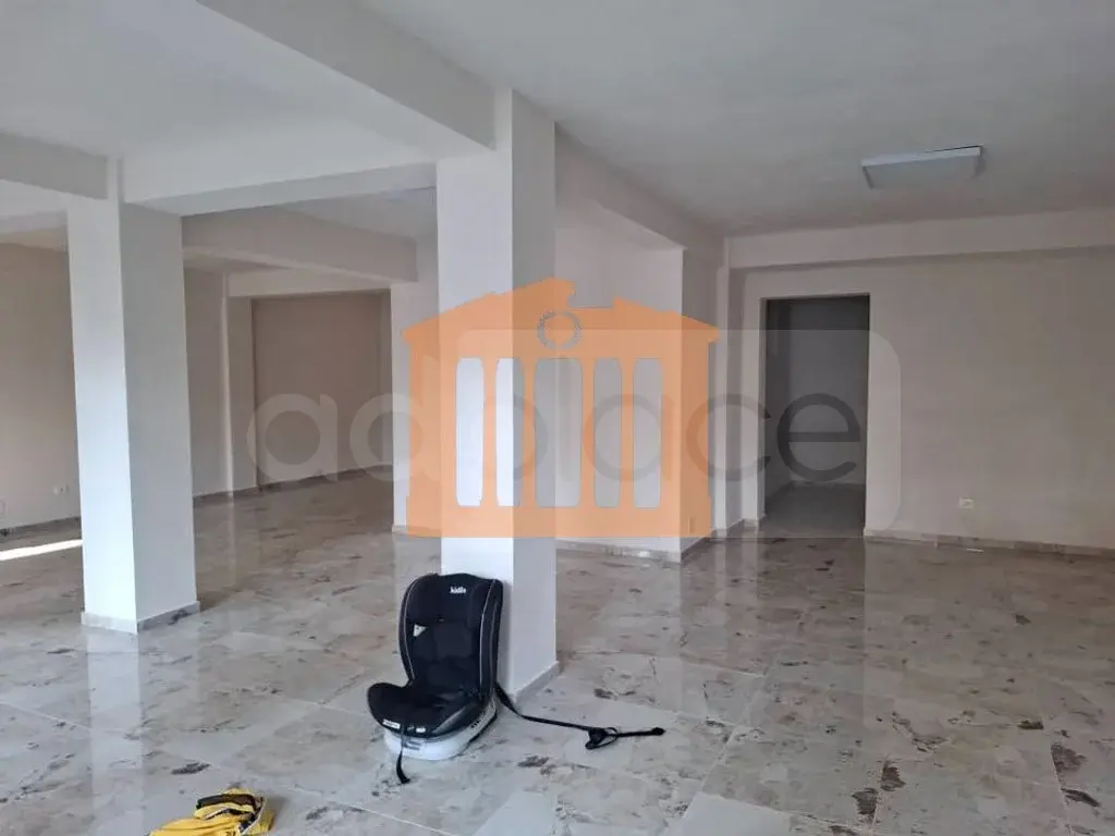 Pasuri të patundshme komerciale 100 m² 1 kati