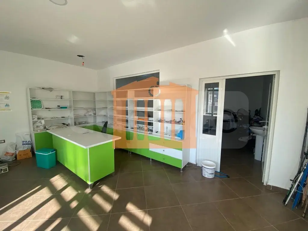 Pasuri të patundshme komerciale 130 m² 2 kati